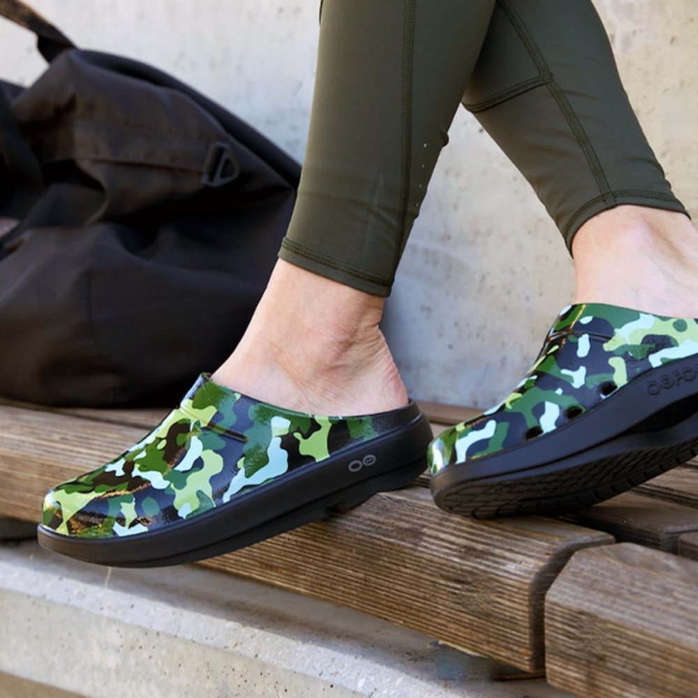 🚨 OOFOS 🌟 NWT 🌟 Limited Edition 🌟 OOcloog Jungle Camo clog M10